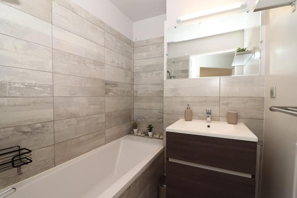 Votre Confort La Cosy Cocoon Courcouronnes Экстерьер фото